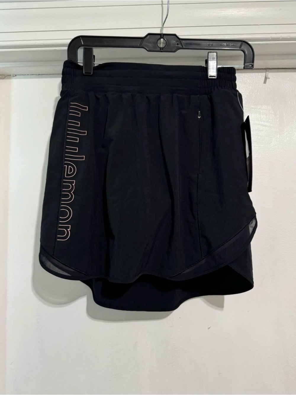 Lululemon Special Edition Hotty Hot High-Rise Skirt in black